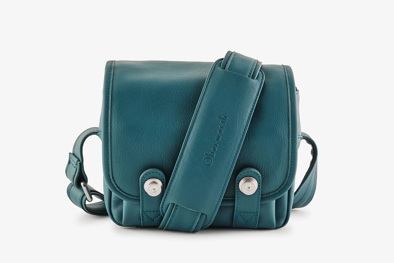 The Q Bag® Rhubarb Edition - Leica Q3 Bag