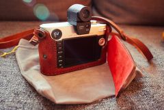 Leica M240 with Angelo Pelle half case