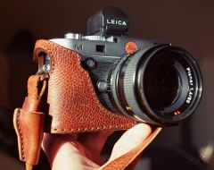 Leica M240 with Angelo Pelle half case