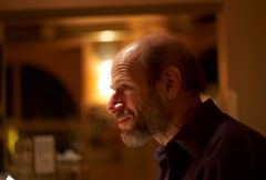 Henrik læser Op   L1001261