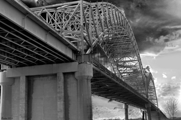 Hernando Desoto Bridge