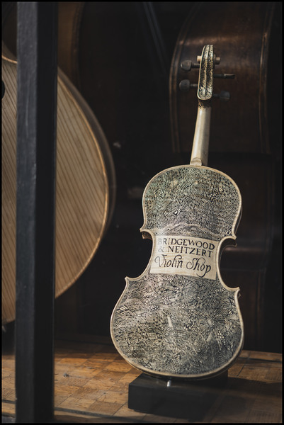 The old violin shop