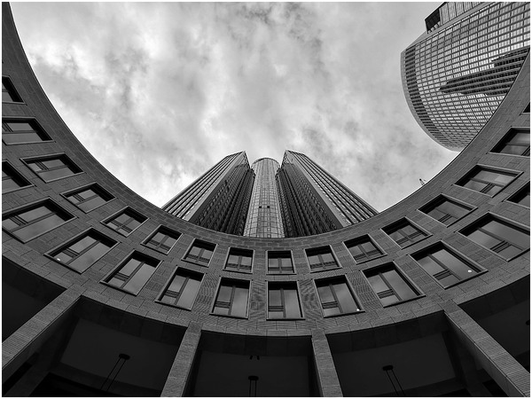 Frankfurt, Tower 185