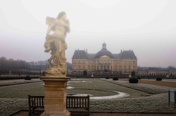 Vaux le Vixomte Dawn on New Year's day.jpg