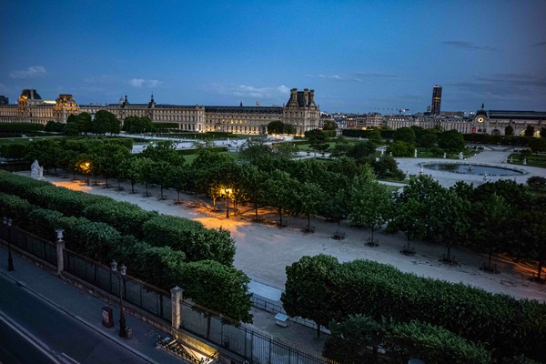 Tuileries Gardens at night Paris.jpg