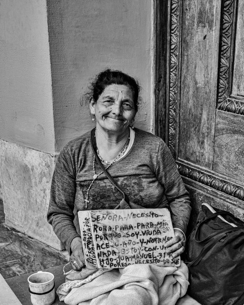 Senora Necesito*.jpg