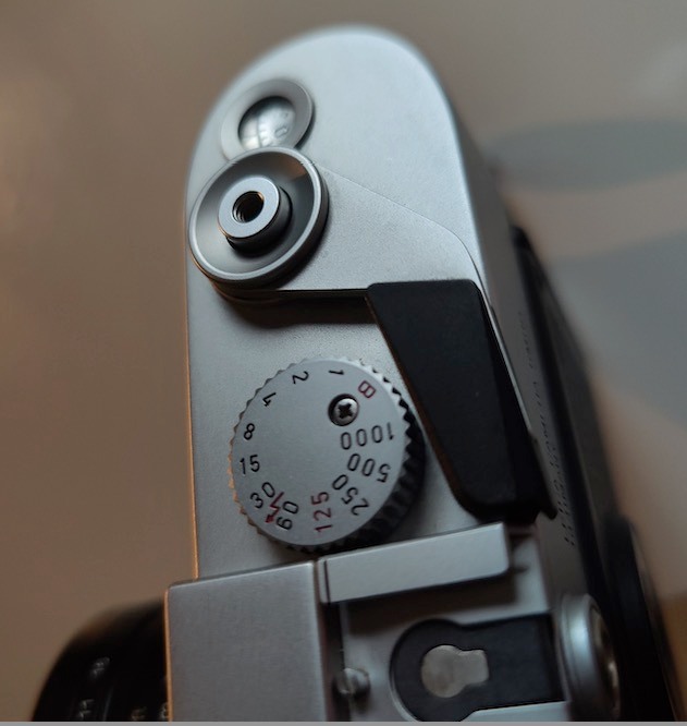 Red '125' on M6 shutter speed dial. Leica MA / M7 / MP and Film M