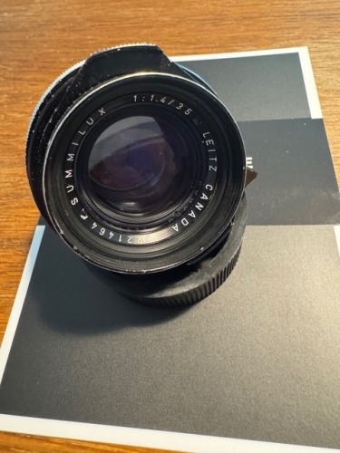 More information about "Summilux M 35/1,4 - Sehr selten - Schwarze Canada Version mit chromefarbenem Infinity Lock"